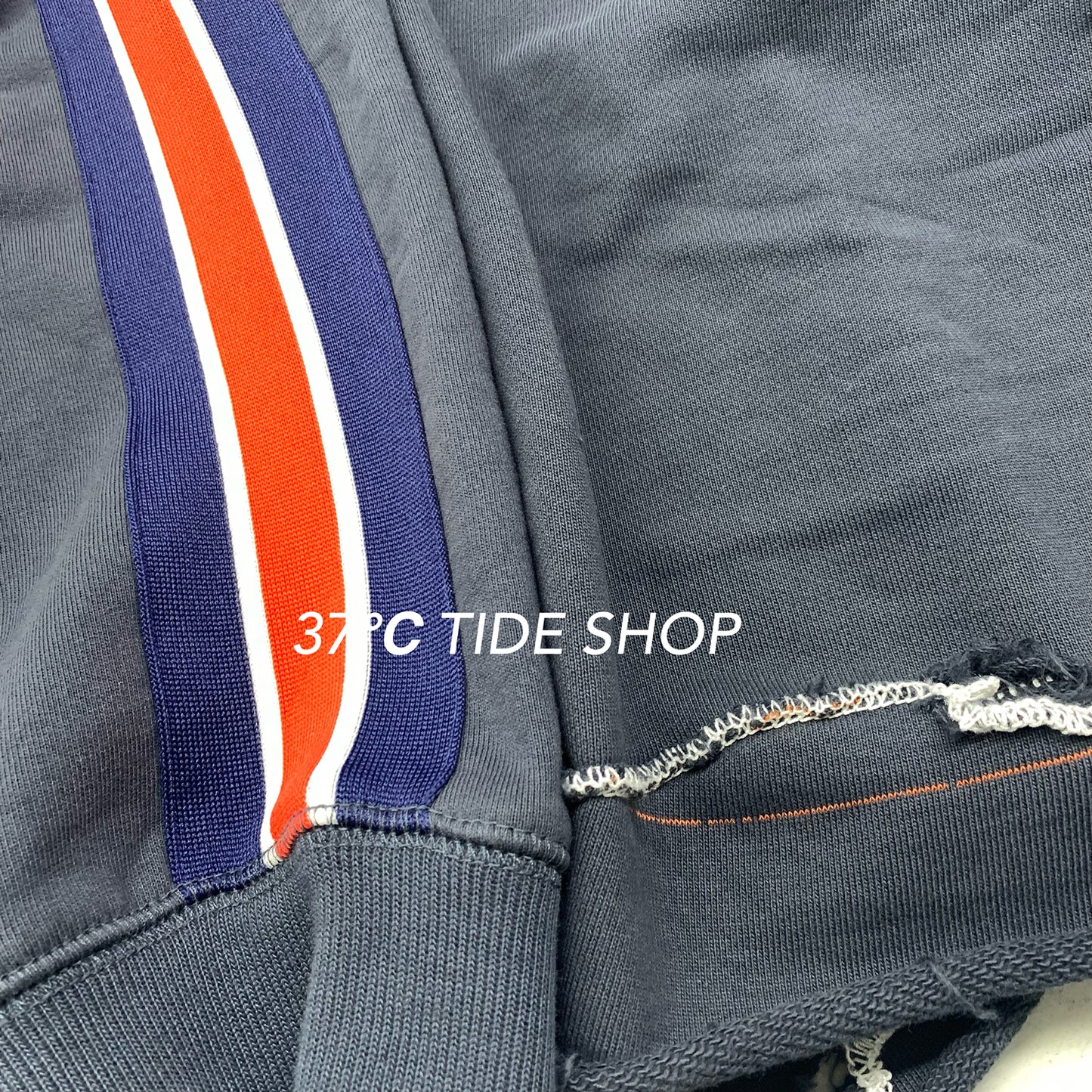 37도 / 팔라스 맨투맨 , PALACE Flag Stripe Crew Navy