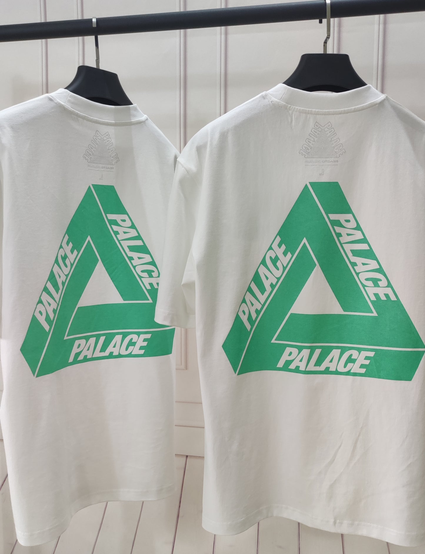 탑팔라스 / 팔라스 반팔티 ,  Palace Reacto Tri-Ferg T-Shirt White