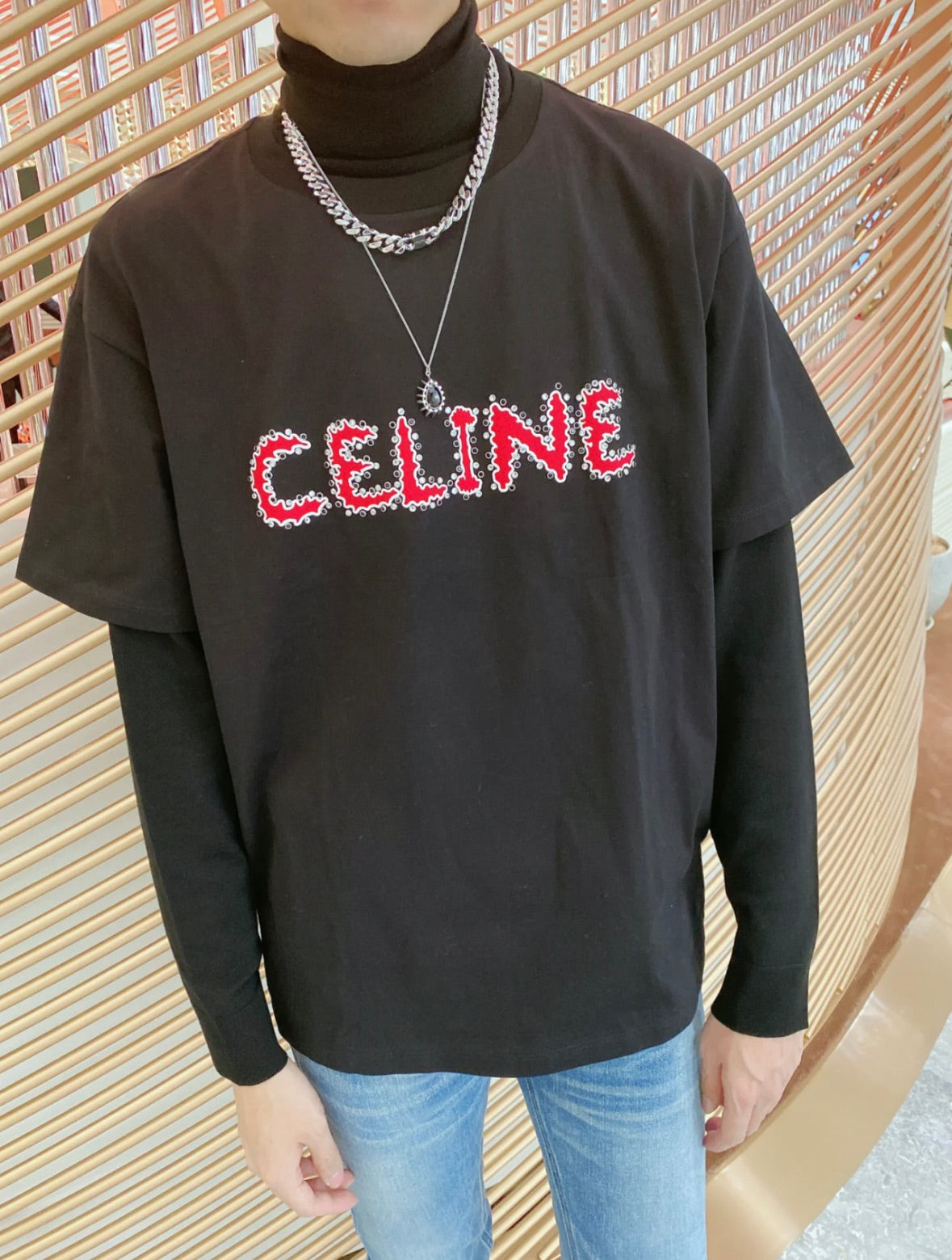 잔디 / 셀린느 반팔티 , Celine 23ss 레드 비즈 반팔