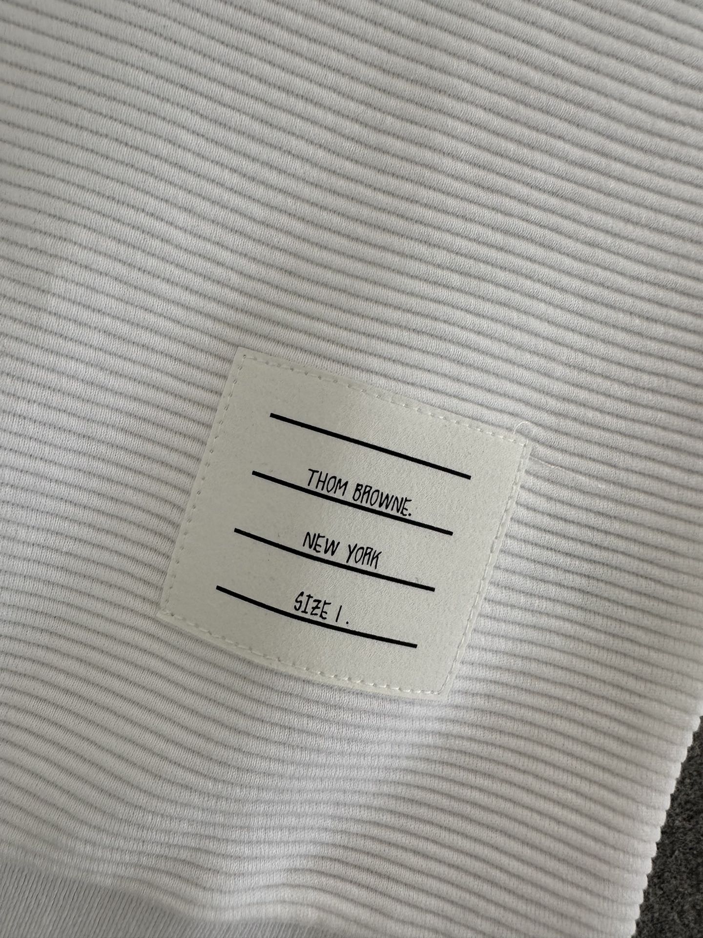 TJ / 톰브라운 스트레이트 엣지 반팔 티셔츠