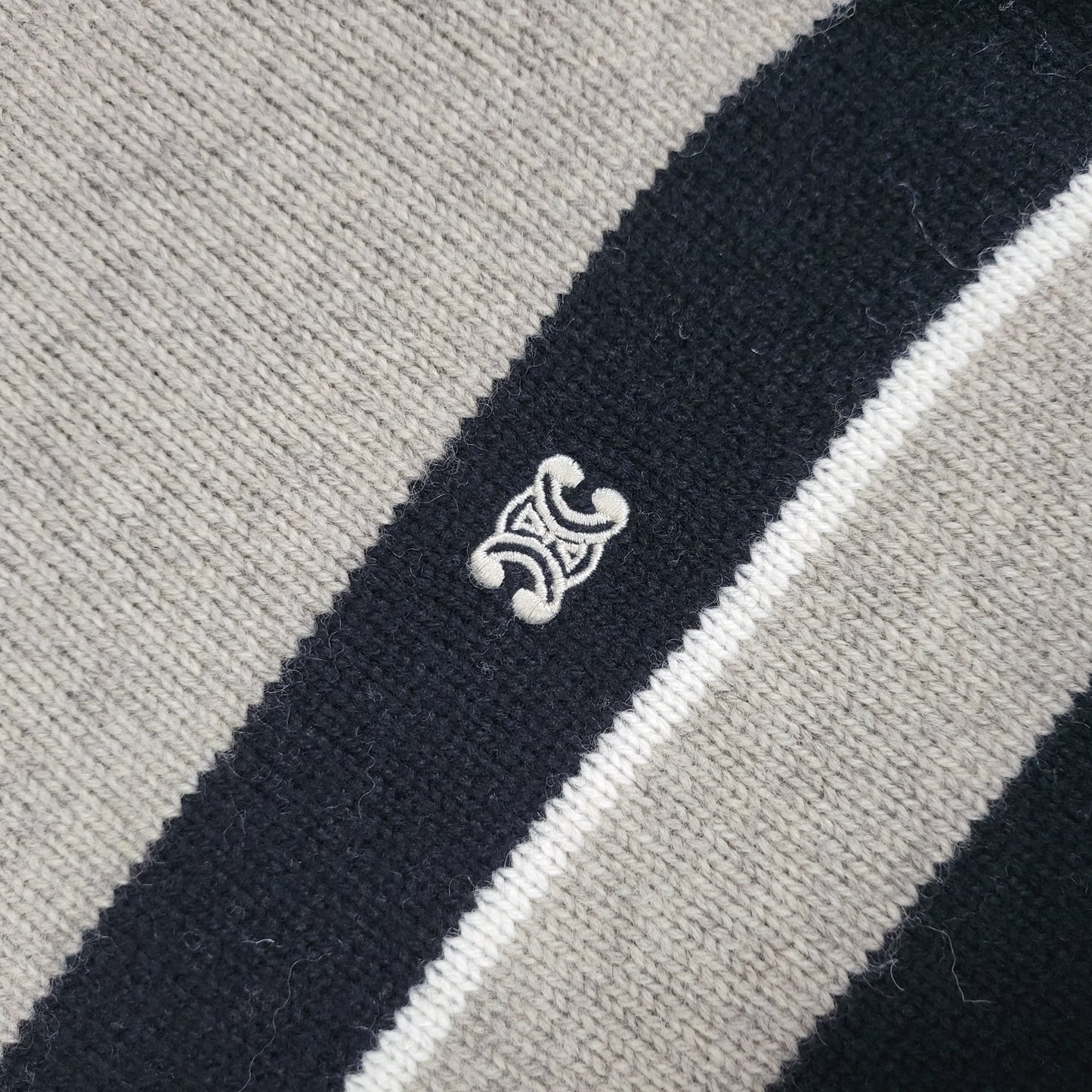 GTR /  셀린느 니트 스웨터 100% 울 소재