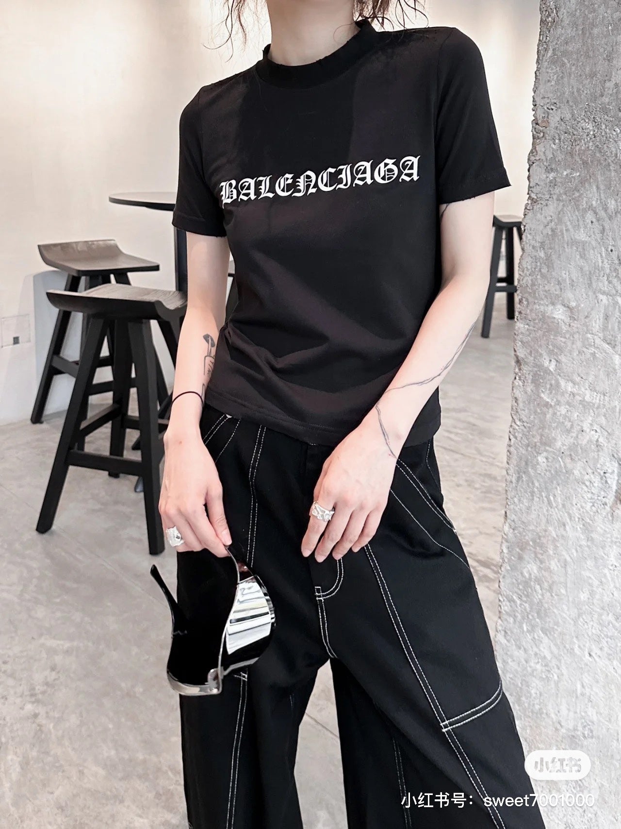 잔디집 / 발렌시아가 반팔티 , Balenciaga 산스크리트 고딕 슈렁크 엘라스틱 슬림 티셔츠