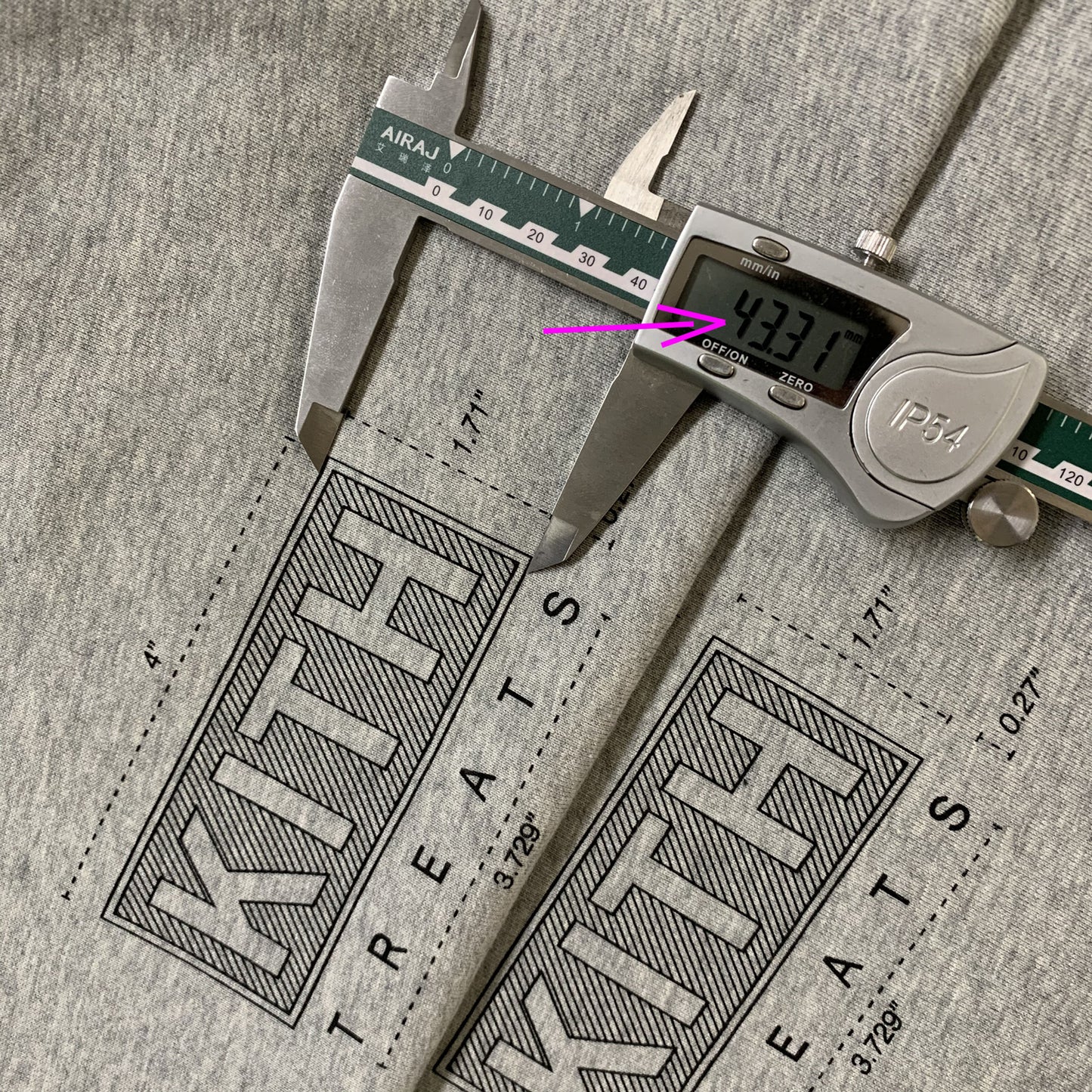 37도 / KITH TREATS ARCHITECT TEE