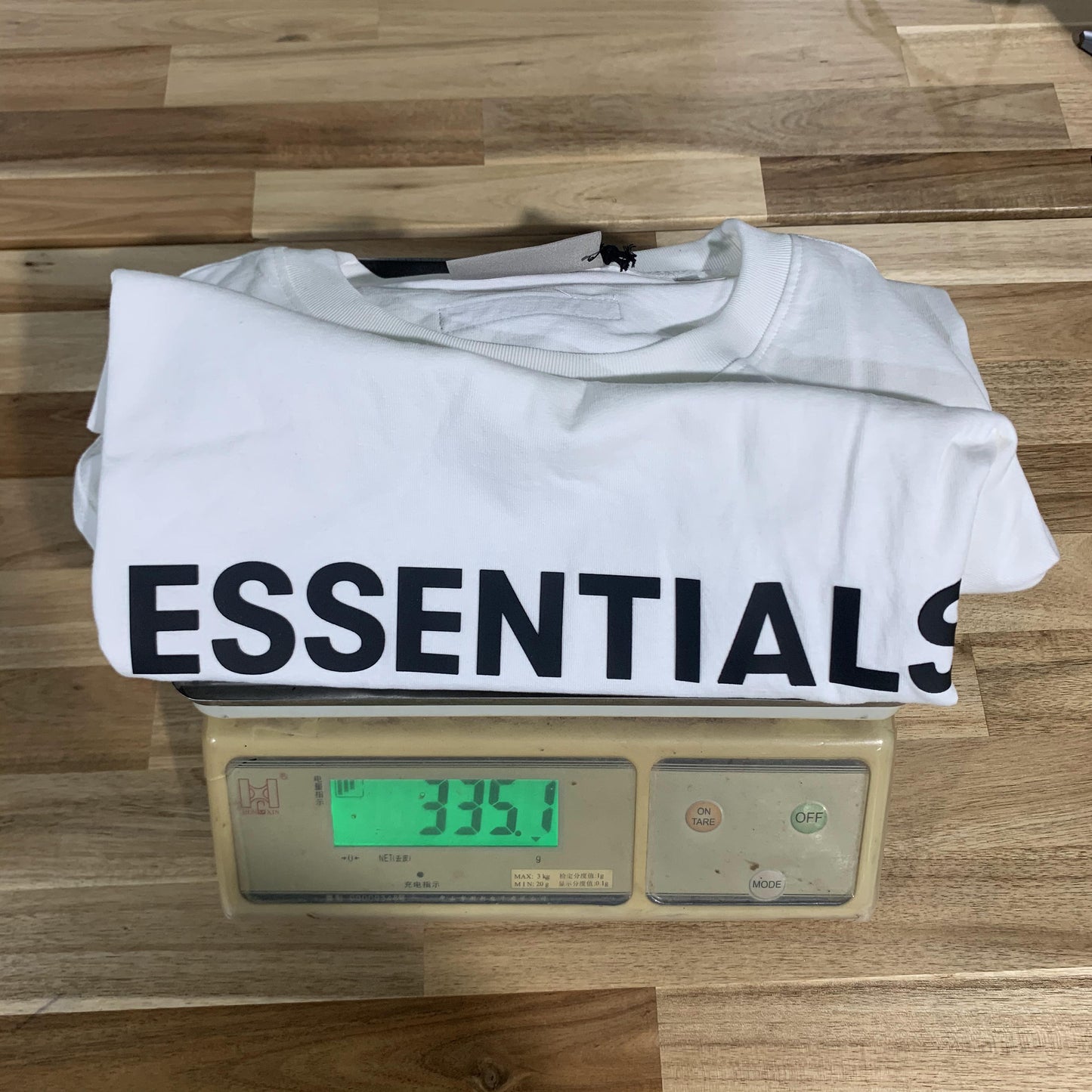 세나 / FOG ESSENTIALS FEAR OF GOD 일곱 번째 시즌 이중선 문자 반팔