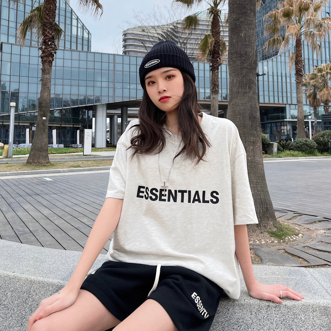 세나 / FOG ESSENTIALS FEAR OF GOD 일곱 번째 시즌 이중선 문자 반팔