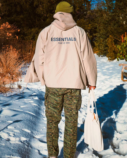 세나 / FOG ESSENTIALS FEAR OF GOD 일곱 번째 시즌 더블 트랙 하이 스트리트 3M 반사 코치 재킷