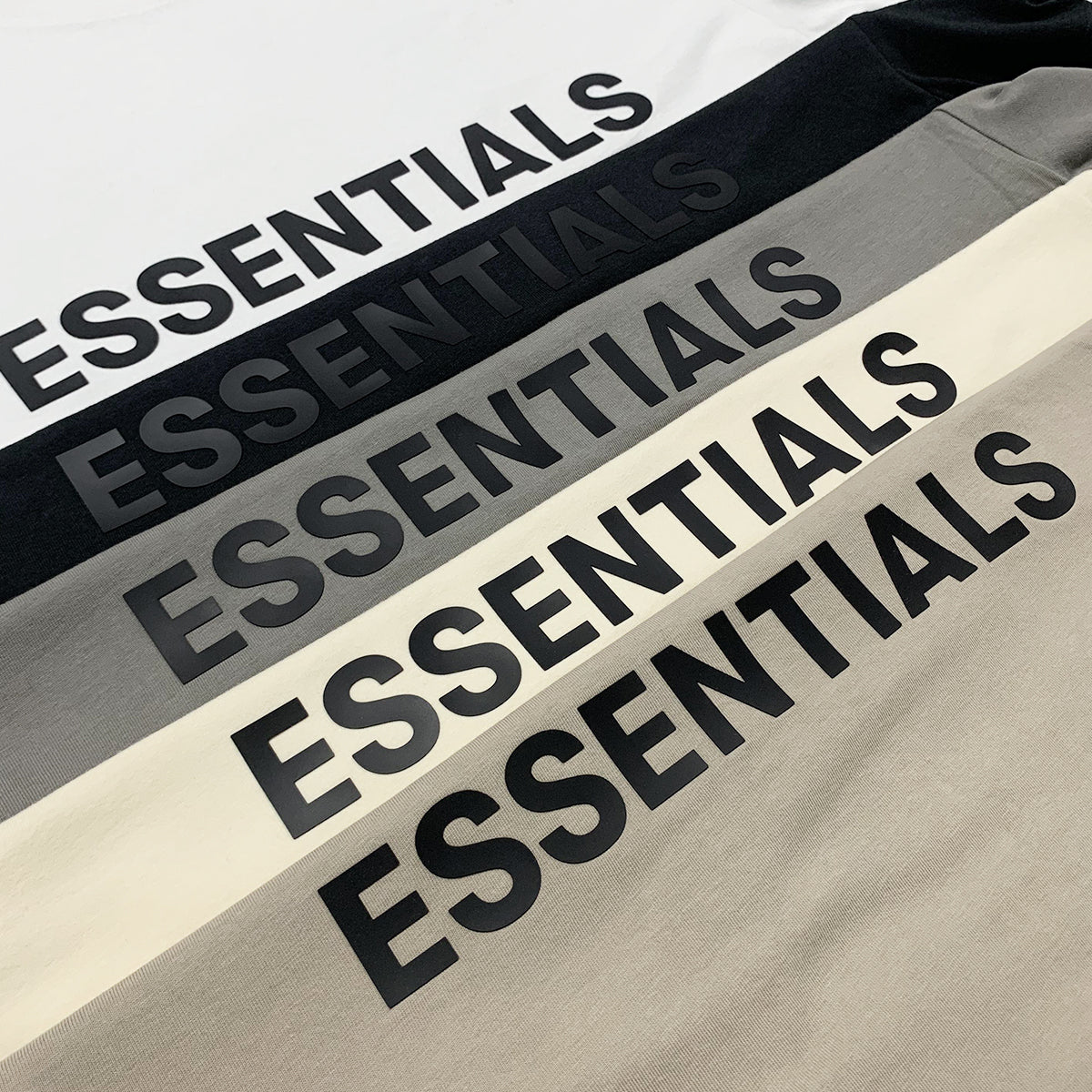 세나 / FOG ESSENTIALS FEAR OF GOD 일곱 번째 시즌 이중선 문자 반팔