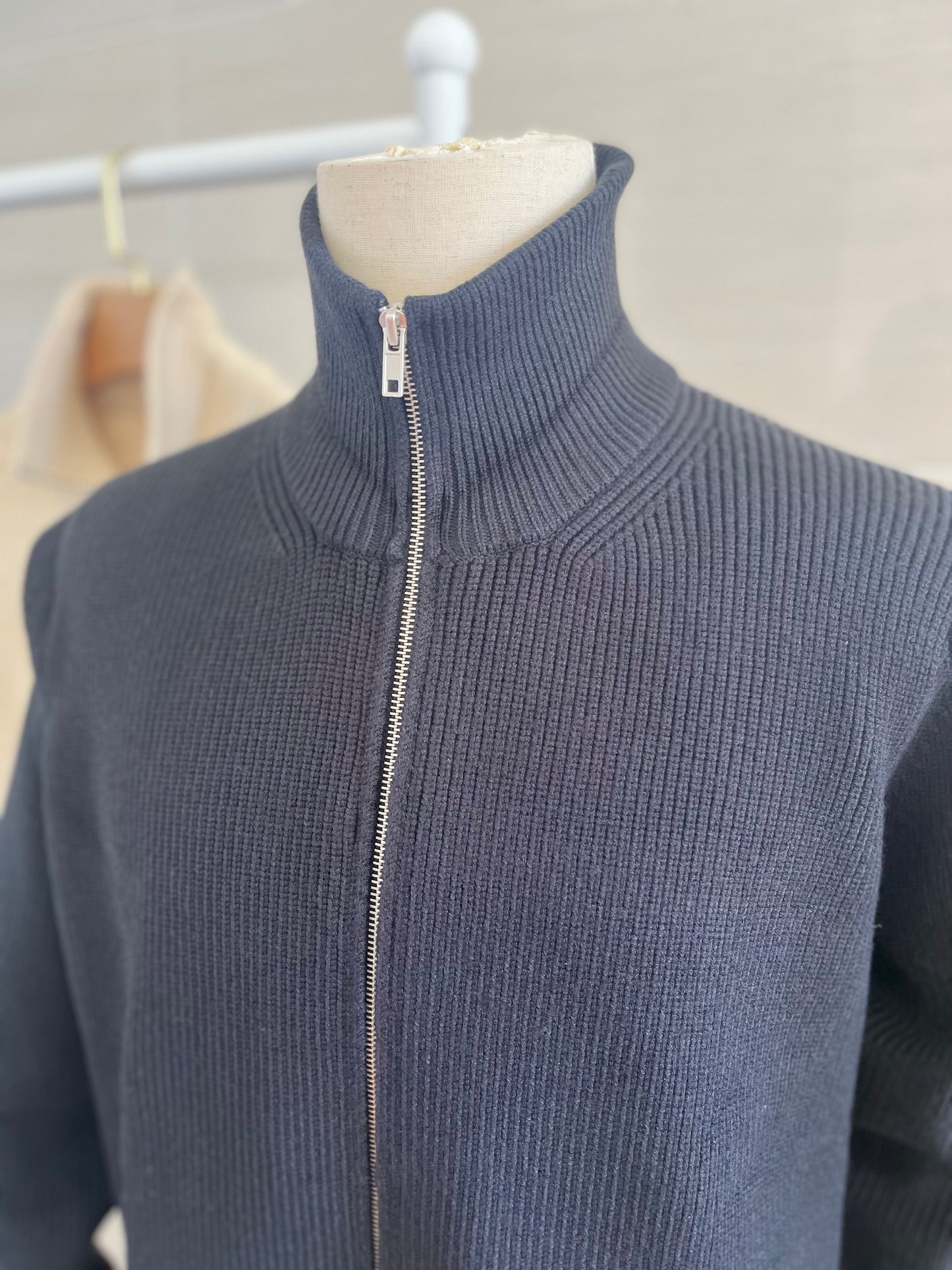 탑아키마 / 메종마르지엘라 니트 집업 스웨터