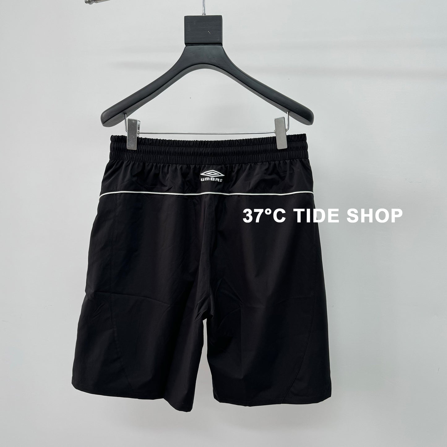 37도 / 팔라스 PALACE UMBRO 3RD GOALIE SHORT