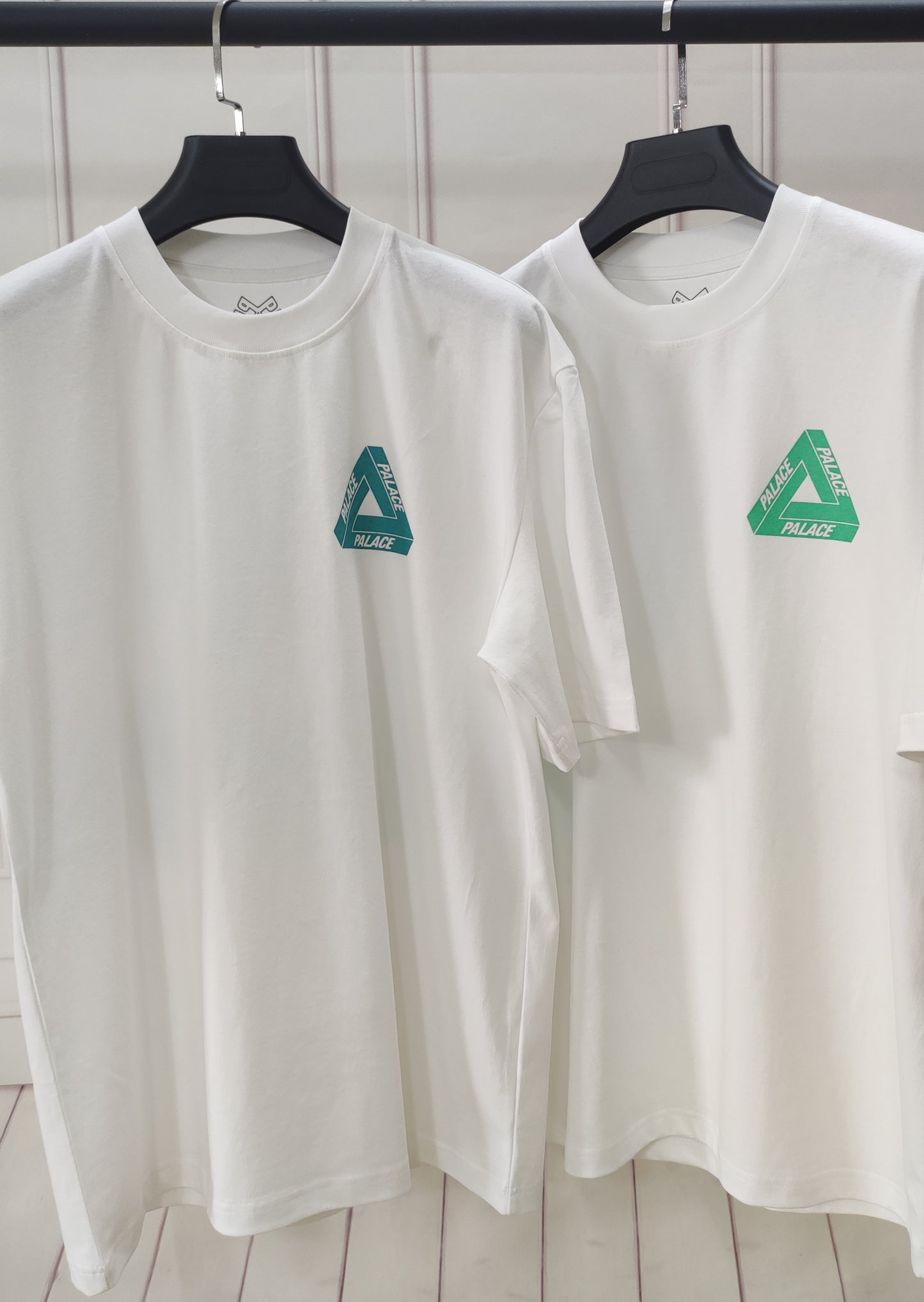 탑팔라스 / 팔라스 반팔티 ,  Palace Reacto Tri-Ferg T-Shirt White