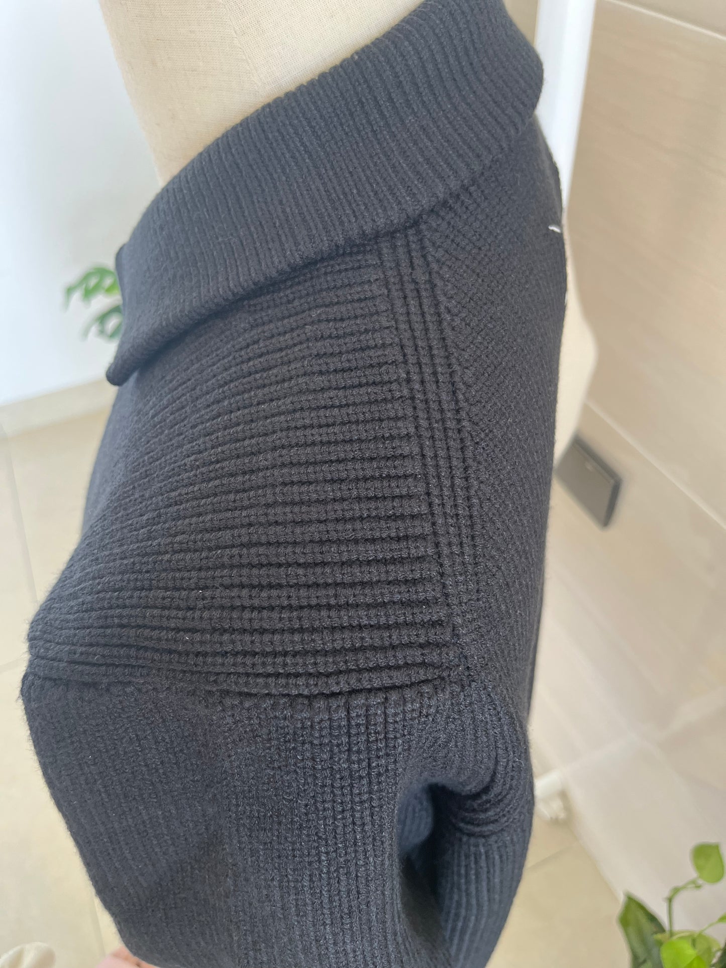 탑아키마 / 메종마르지엘라 니트 집업 스웨터