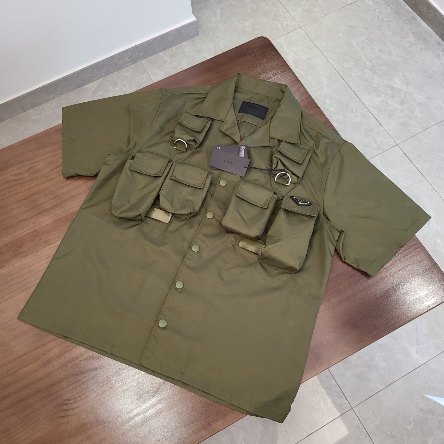 GTR /  Prada 24SS  프라다 전술 포켓 로고 셔츠