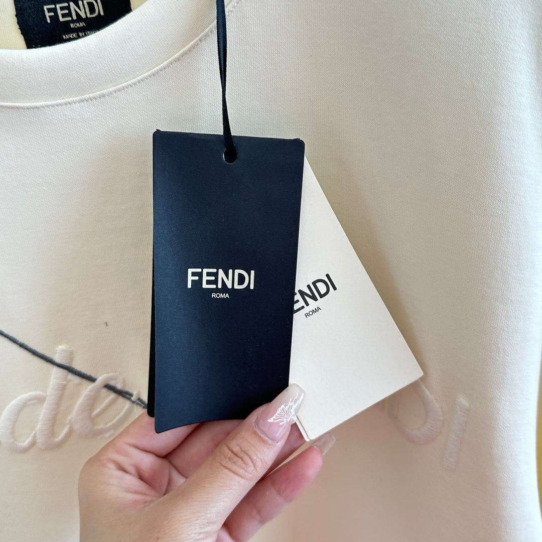 체인2호 / 펜디 반팔, Fend*/Fendi 24SS 봄 여름 신작 바늘 문자 자수 라운드넥 반팔 티셔츠