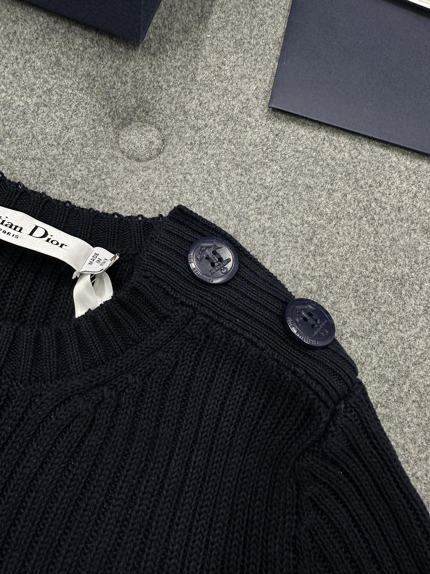TJ셀러 / 디올 니트 스웨터 , 네이비 스타일의 코튼 스트라이프 스웨터