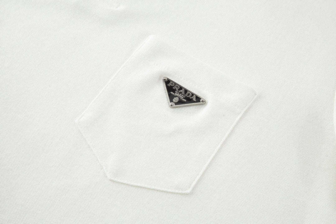 잔디집 / 프라다 트라이앵글 로고 포켓 폴로 셔츠 (블랙)