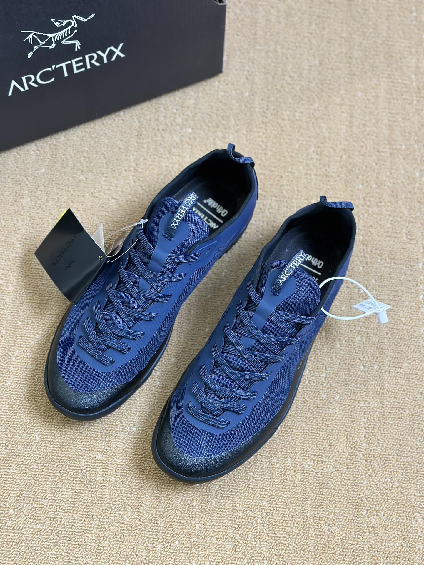 빙 / ARC'TERYX/아크테릭스 슈즈 SOLANO LEATHER GORE-TEX 커버 방수 남성 하이탑 캐주얼 슈즈